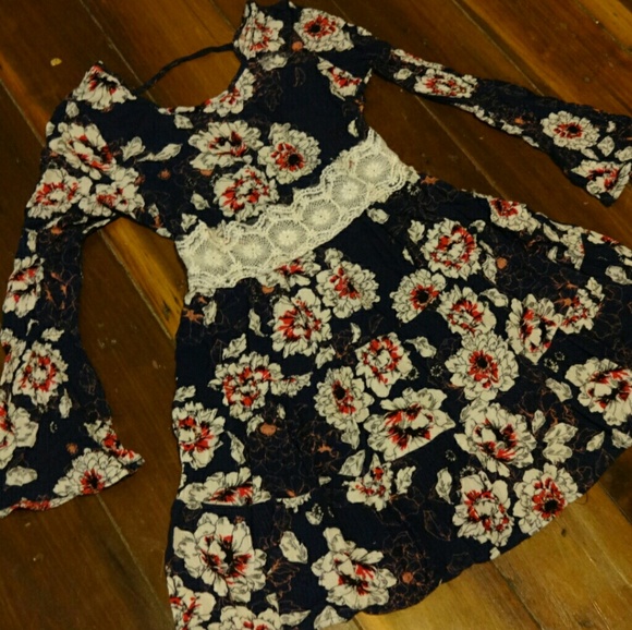 Dresses & Skirts - 🍁 Boho Navy/floral mini dress